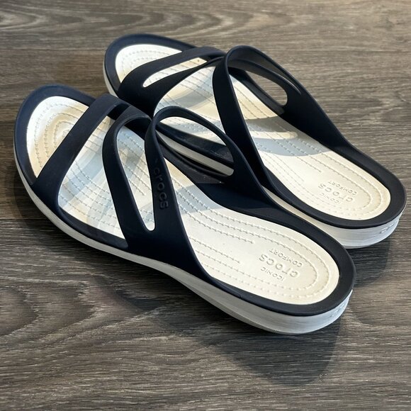 Crocs Swiftwater Casual Strappy Sandals Size 9 White Navy Slides Beach Pool - Picture 3 of 7